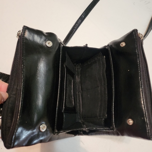 Relic Faux Black Patent Leather Floral Embossed Crossbody Bag EUC - Picture 11 of 16